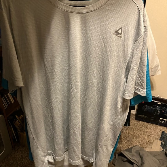 Active wear t-shirts. Great condition - Picture 3 of 16